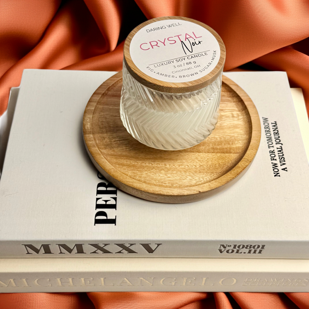 Crystal Noir – 100% Soy Wax Candle with Bamboo Lid (Medium, 122 g)