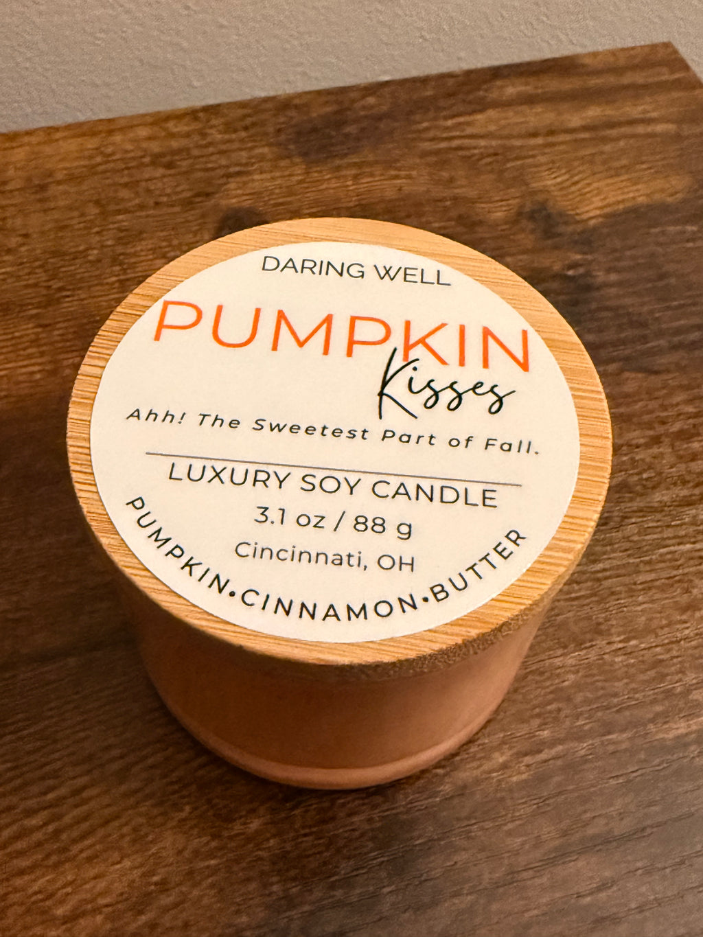 Pumpkin Kisses – 100% Soy Wax Candle (Small, 88 G / 3.1 Oz)
