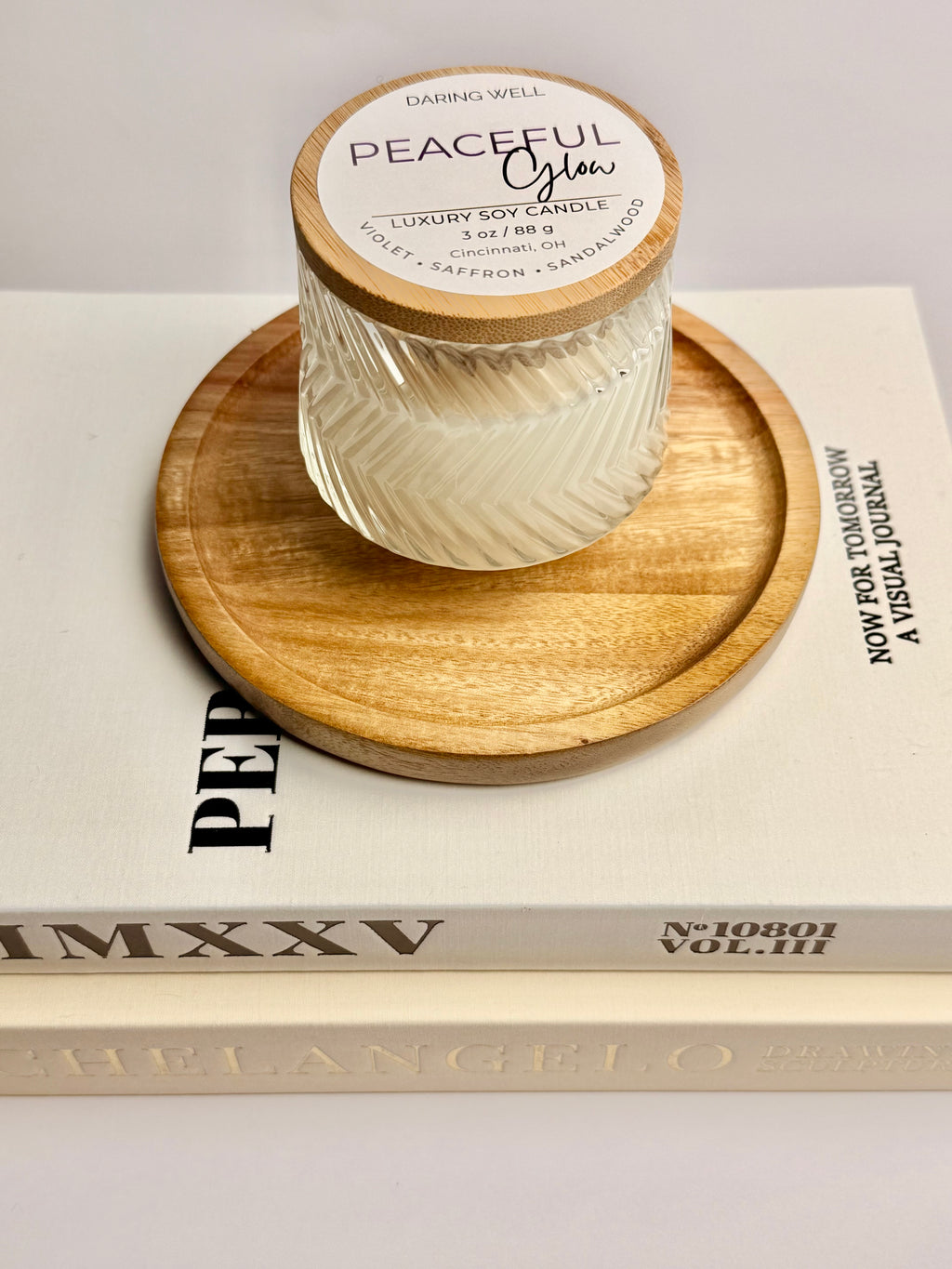 Peaceful Glow – 100% Soy Wax Candle with Bamboo Lid (Medium, 122 g)