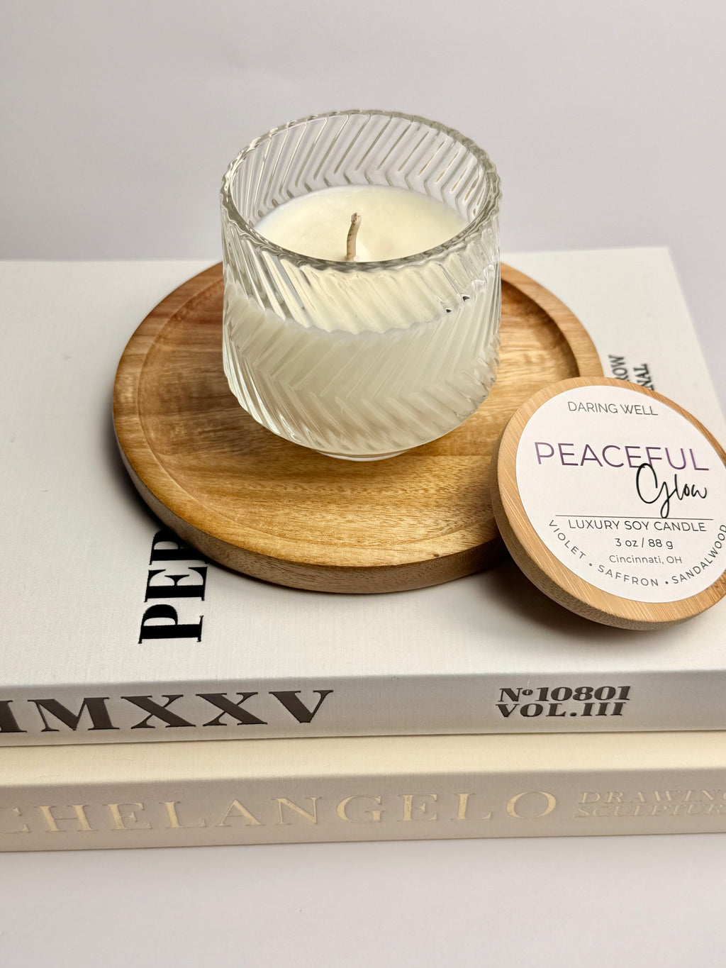 Peaceful Glow – 100% Soy Wax Candle with Bamboo Lid (Medium, 122 g)