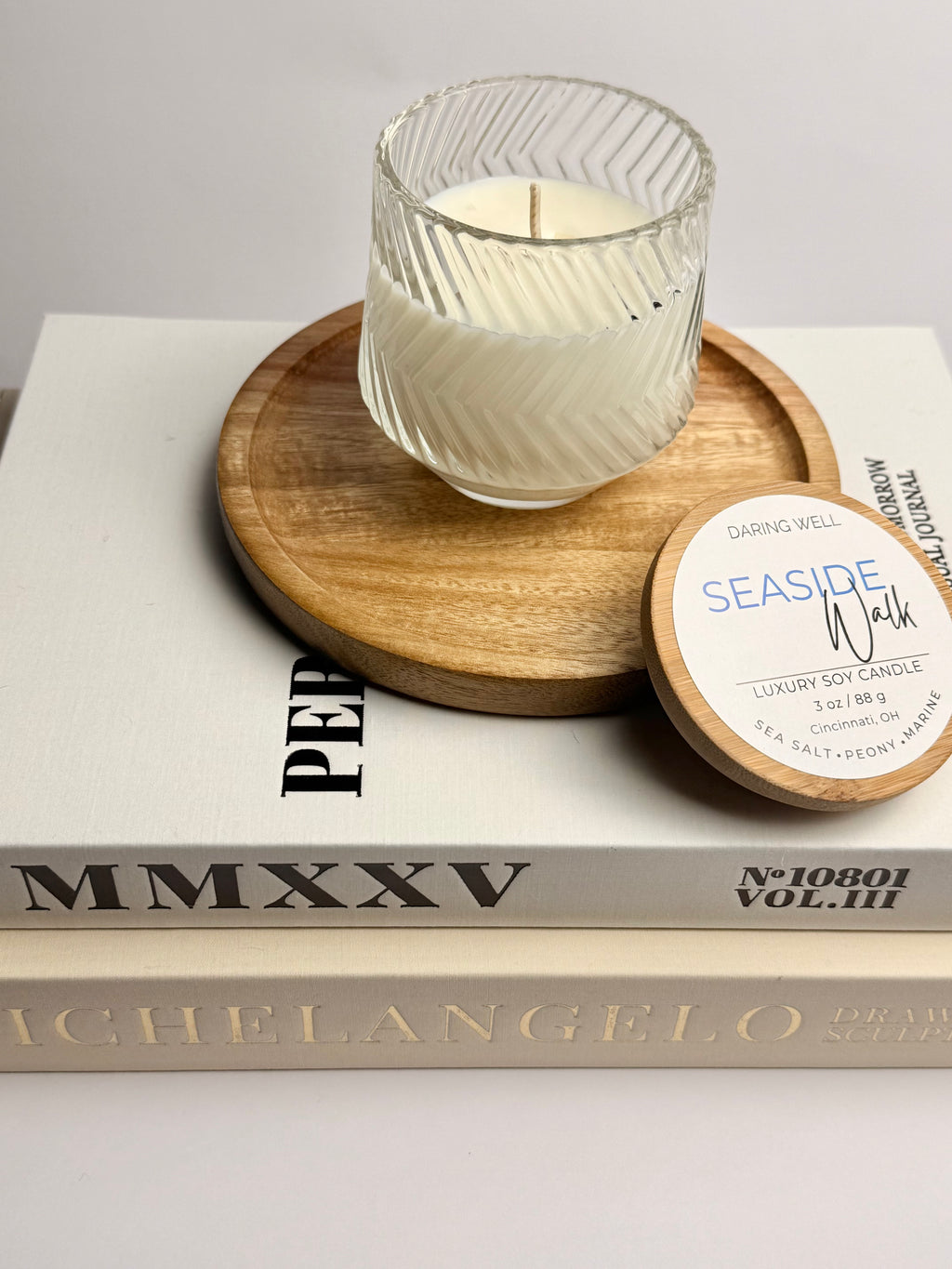 Seaside Walk – 100% Soy Wax Candle with Bamboo Lid (Medium, 122 g)
