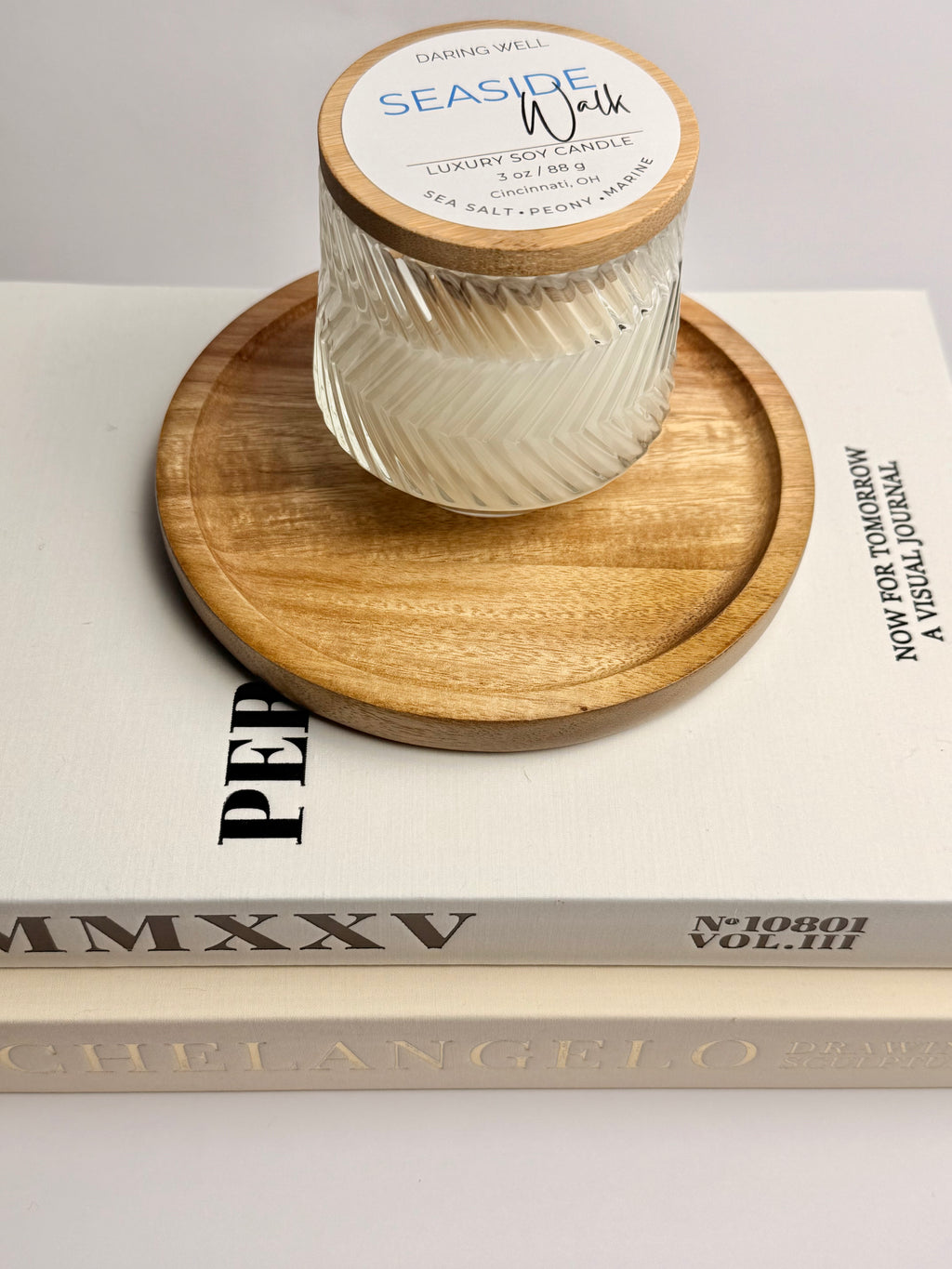 Seaside Walk – 100% Soy Wax Candle with Bamboo Lid (Medium, 122 g)