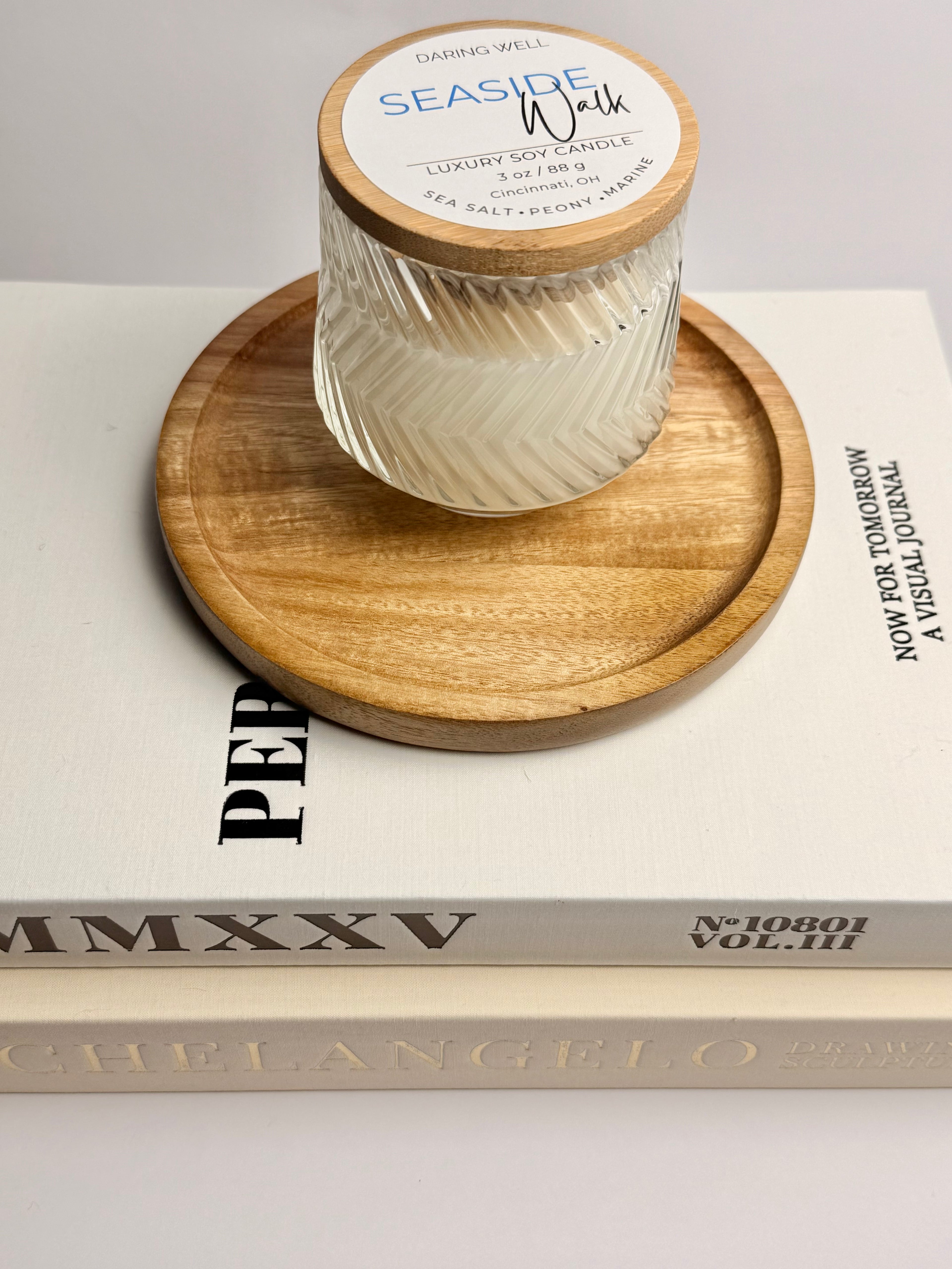 Seaside Walk – 100% Soy Wax Candle with Bamboo Lid (Medium, 122 g)
